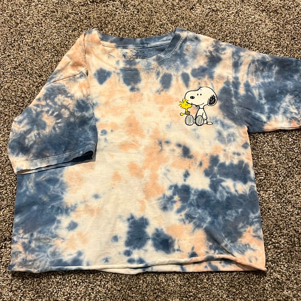 Peanuts Tie-Dye Snoopy Crop Top in Blue and Peach
